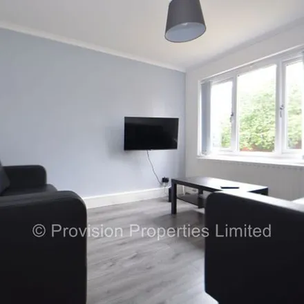 Image 2 - Well Close Rise, Arena Quarter, Leeds, LS7 1HT, United Kingdom - Townhouse for rent