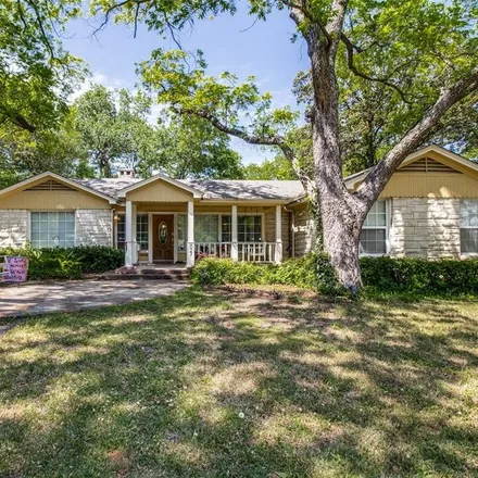 Rent this 3 bed house on 627 Woodland Street in Denton, TX 76209