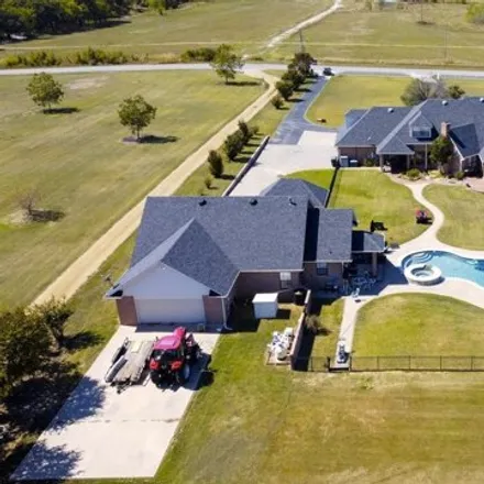 Buy this 6 bed house on Refinery Road in Ardmore, OK 73401