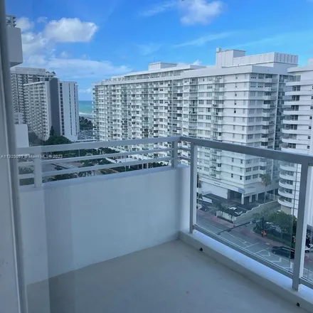 Image 2 - Collins Avenue, Miami Beach, FL 33140, USA - Apartment for rent