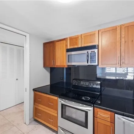 Image 9 - Winton Place Condominiums, Gold Coast Lane, Lakewood, OH 44107, USA - Condo for sale