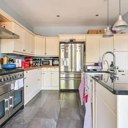 Rent this 5 bed apartment on 174 Bedford Hill in London, SW12 9HN