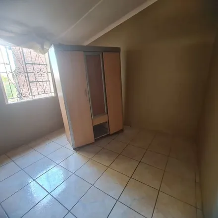 Rent this 2 bed apartment on Regina Road in Raisethorpe, Pietermaritzburg