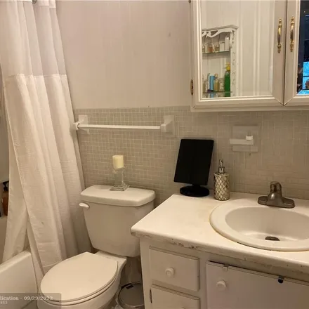 Image 7 - 6201 Northeast 18th Avenue, Imperial Point, Fort Lauderdale, FL 33334, USA - Condo for sale