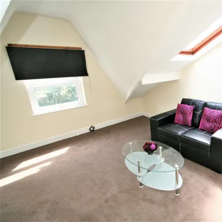 Image 1 - 205 Royal Park Terrace, Leeds, LS6 1NH, United Kingdom - House for rent