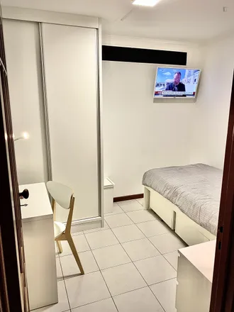 Rent this 4 bed room on A.S. Café in Rua de Santos Pousada, 4000-077 Porto