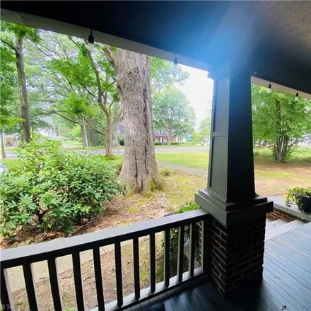 Image 4 - 305 S Fayetteville St, Liberty, North Carolina, 27298 - House for sale