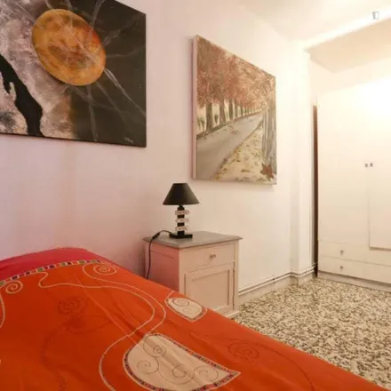 Rent this 3 bed room on Madrid in Calle de la Fuente de Lima, 40