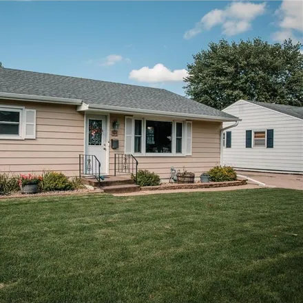 Buy this 3 bed house on 1611 1st Avenue Southeast in Austin, MN 55912