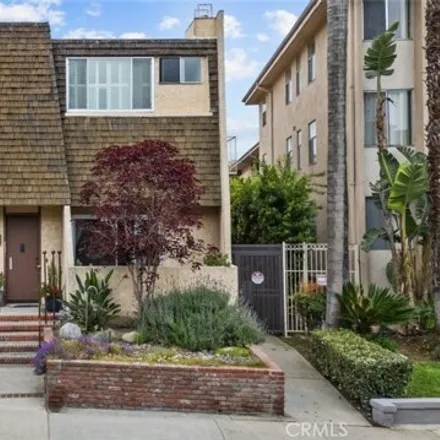 Buy this 2 bed townhouse on 4656 Willis Ave in Sherman Oaks, California