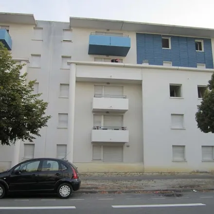 Rent this 2 bed apartment on 40 Cours Louis Fargue in 33300 Bordeaux, France