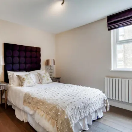 Image 5 - Park Lodge, Queensmead, London, NW8 6RE, United Kingdom - Room for rent