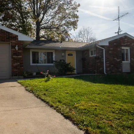Buy this 3 bed house on 1603 Fair Oaks Drive in Sidney, OH 45365