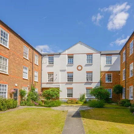 Rent this 1 bed apartment on Courtyard Apartments in 70b Hampton Road, London
