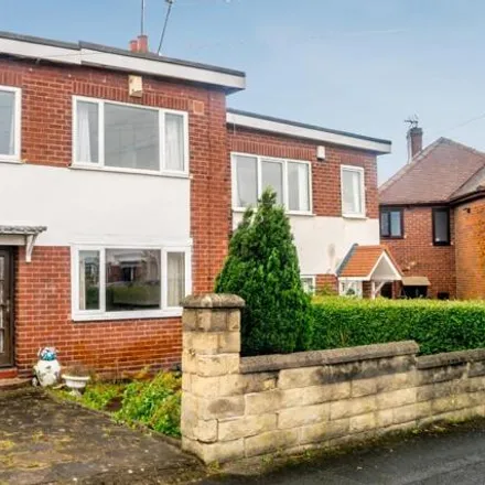 Buy this 3 bed duplex on Park Wood Drive in Leeds, LS11 5RL