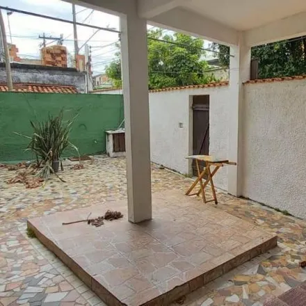 Buy this 2 bed house on Rua Temistocles de Almeida in Camarão, Região Geográfica Intermediária do Rio de Janeiro - RJ