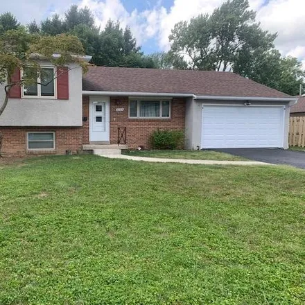 Rent this 3 bed house on 3395 Somerford Road in Upper Arlington, OH 43221