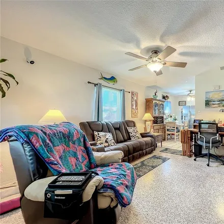 Image 4 - 3007 56th Street South, Saint Petersburg, FL 33707, USA - House for sale