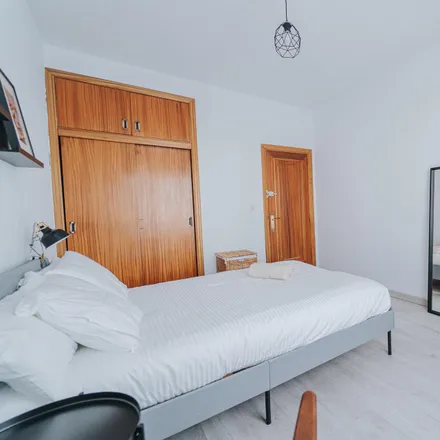 Rent this 5 bed room on Madrid in Paseo de la Virgen del Puerto, 13