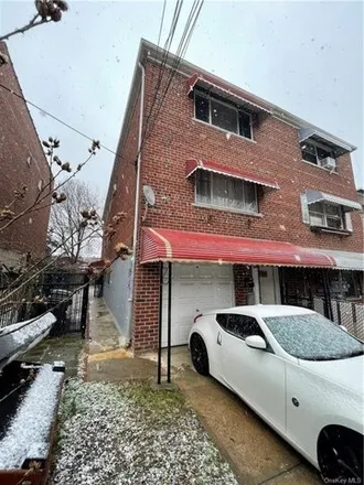 Image 2 - 412 Torry Avenue, New York, NY 10473, USA - House for sale