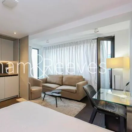 Rent this studio apartment on Gray's Inn Road in London, WC1X 8LR