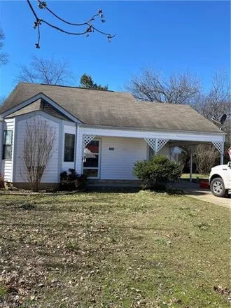 Buy this 2 bed house on 174 Walnut Grove in Waldron, AR 72958