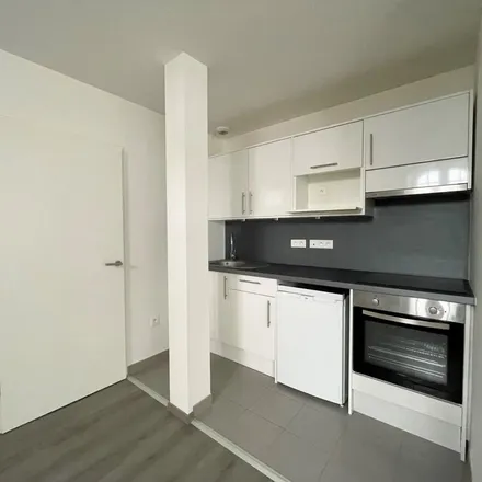 Rent this 1 bed apartment on 63 Rue Vulfran Warmé in 80000 Amiens, France