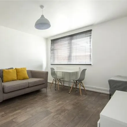 Image 8 - British Street, London, E3 4US, United Kingdom - Apartment for rent