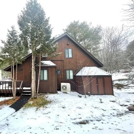 Buy this 3 bed house on 7 Lakeside Drive in Village of Monticello, NY 12701