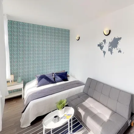 Rent this 4 bed room on 14 bis Rue de Wazemmes in 59024 Lille, France