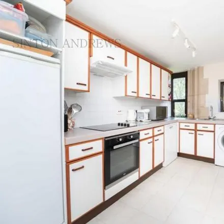 Image 4 - St. Stephen's Court, North Avenue, London, W13 8HX, United Kingdom - Apartment for sale