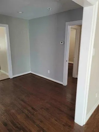 Image 3 - 1402 Seevers Avenue, Dallas, TX 75216, USA - House for rent
