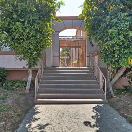 Image 2 - 8721 Darby Avenue, Los Angeles, CA 91325, USA - Condo for sale