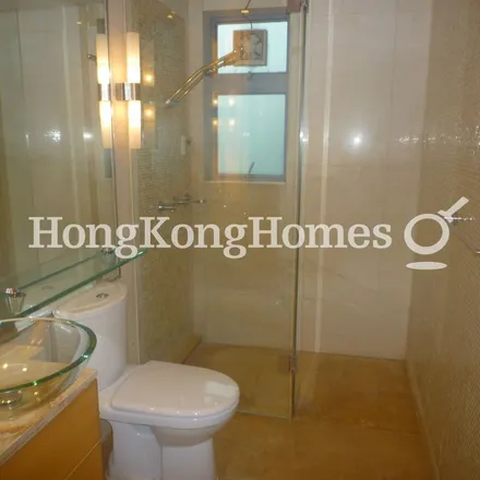 Image 4 - China, Hong Kong, Hong Kong Island, Southern District, Bel-air Avenue, Tower 3 - Apartment for rent