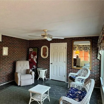 Image 2 - 1071 Russell Drive, Winston-Salem, NC 27127, USA - House for sale