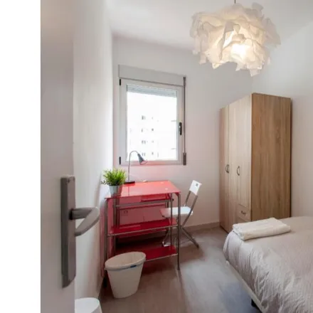 Rent this 4 bed room on Carrer de Benicarló in 15, 46020 Valencia