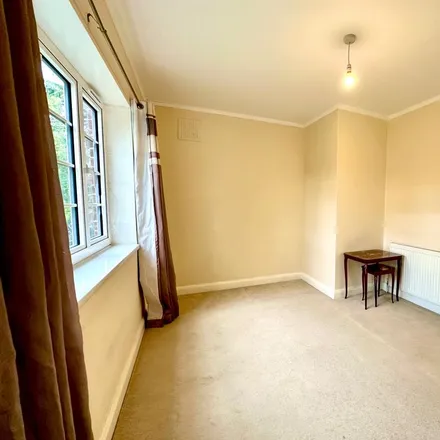 Image 2 - Cole Court, London Road, London, TW1 1EA, United Kingdom - Apartment for rent