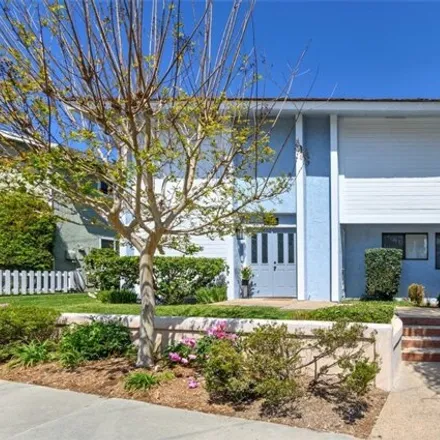 Rent this 4 bed house on 3 Laurel Square in Manhattan Beach, CA 90266