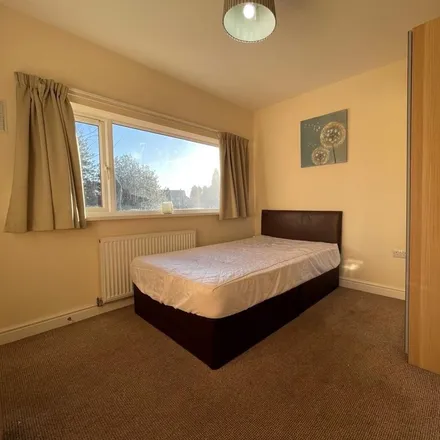 Rent this 1 bed room on Grove Mount in South Kirkby, WF9 3PP