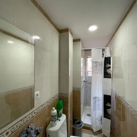 Image 2 - Paseo de Perales, 41 bis, 28011 Madrid, Spain - Apartment for rent