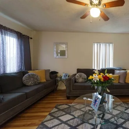 Image 3 - 3008 Shelby Drive, Lincoln Acres, National City, CA 91950, USA - House for sale