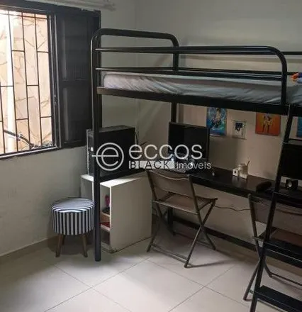 Buy this 3 bed house on Rua Oscar Gomes Moreira Junior in Tubalina, Uberlândia - MG