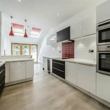 Image 3 - Fairfax Road, London, TW11 9BY, United Kingdom - Apartment for rent