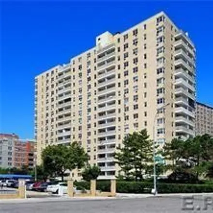 Image 3 - 35 Seacoast Terrace, New York, NY 11235, USA - Condo for sale