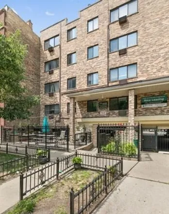 Rent this studio apartment on 5523 North Kenmore Avenue in Chicago, IL 60640