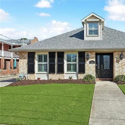 Buy this 5 bed house on 3963 Bellview Street in Metairie, LA 70002