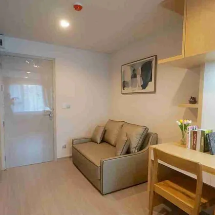 Rent this 1 bed apartment on unnamed road in Chatuchak District, Bangkok 10900