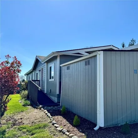 Buy this studio apartment on West Roanoke Street in Centralia, WA 98531