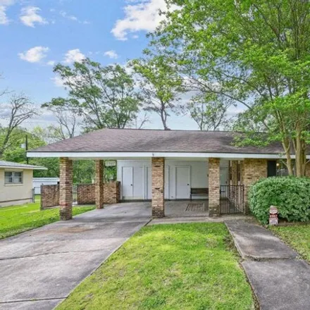 Buy this 3 bed house on 6953 Menlo Drive in Mirabeau Gardens, Baton Rouge