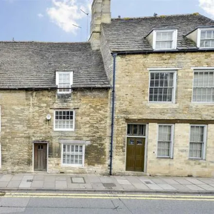 Rent this 4 bed townhouse on Laundimer House in North Street, Oundle